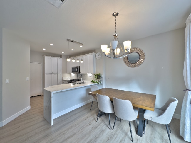 Building Photo - 11595 Compass Point Dr N