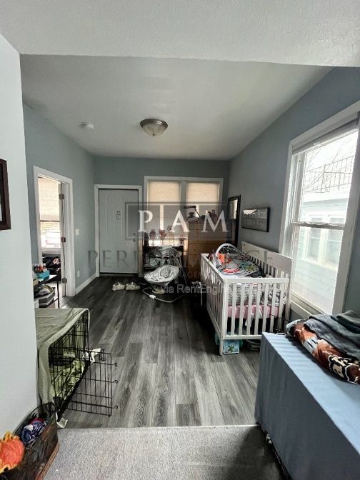 Building Photo - 3727 E Squire Ave