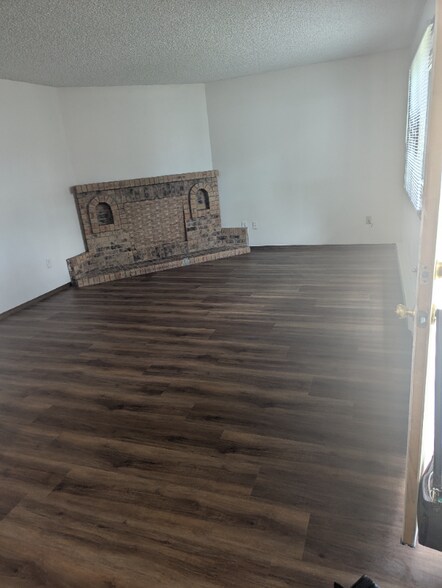 Building Photo - 5417 Eastview St
