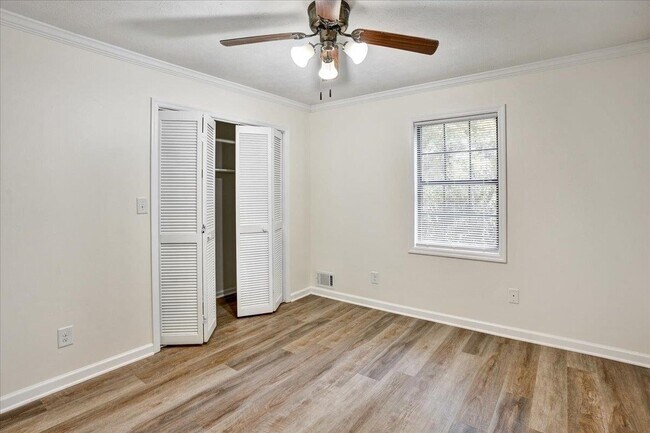 Building Photo - 1812 Wiggins Cir SW