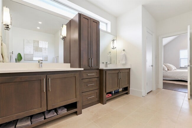 Building Photo - 2507 McDuffie St