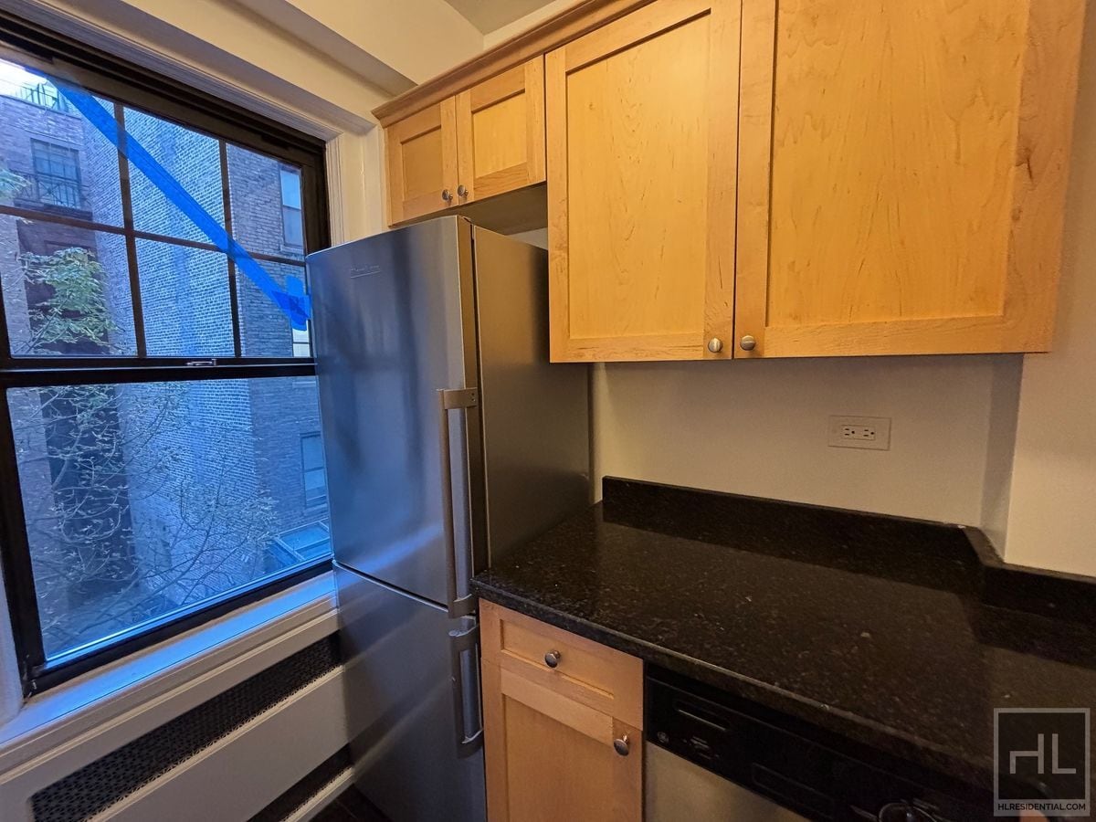 Building Photo - Christopher Street