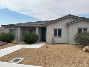 Building Photo - Newer Home in Shadow Ridge Available March...