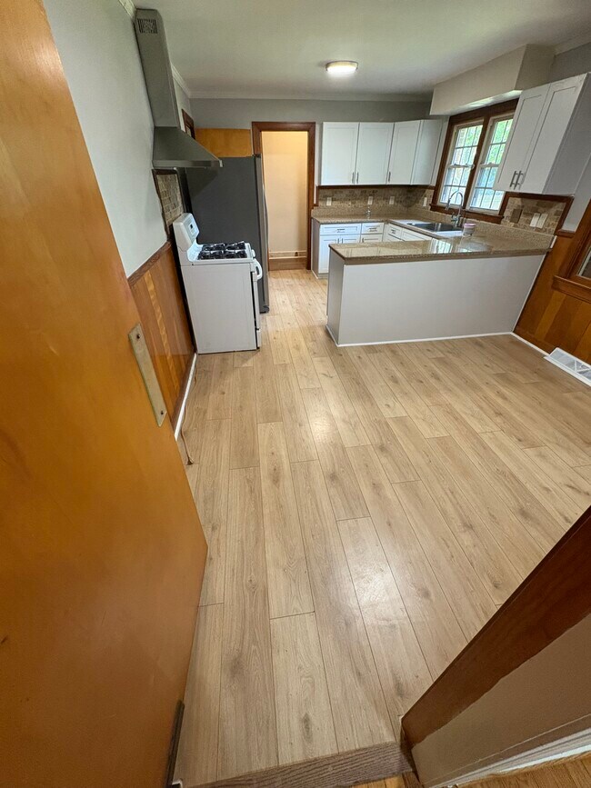 Building Photo - 508 Trail Two