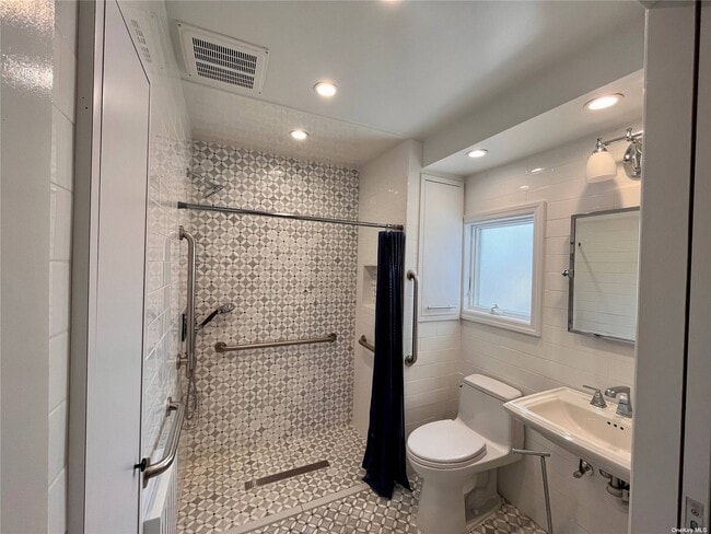 Building Photo - 3266 Brower Ave