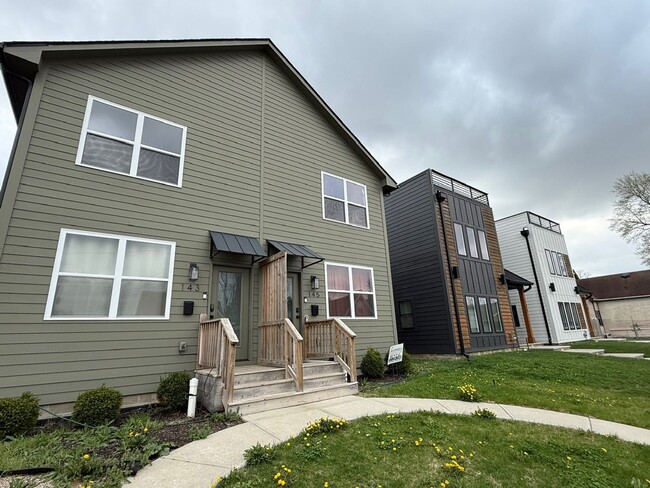 Building Photo - 143 McKim Ave