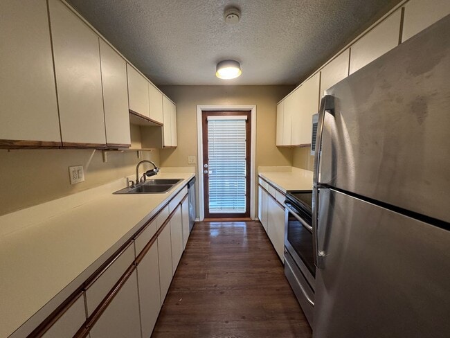 Building Photo - 5343 Hansel Ave