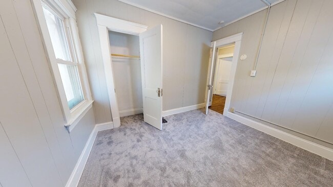 Building Photo - Old Brooklyn - 3 Bedroom Single Family Home