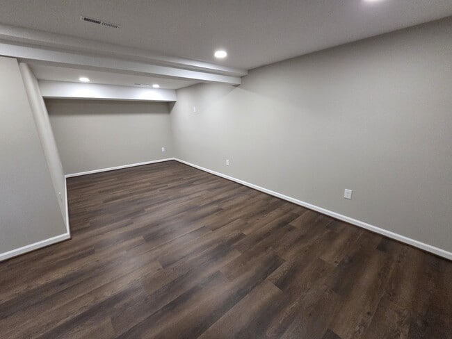 Building Photo - 611 Austin Ln