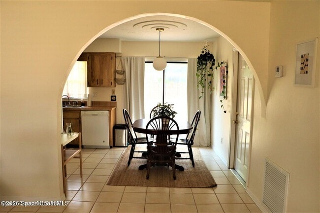 Building Photo - 220 Mardi Gras Ave NW