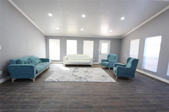 Building Photo - 10406 Townhall Ln