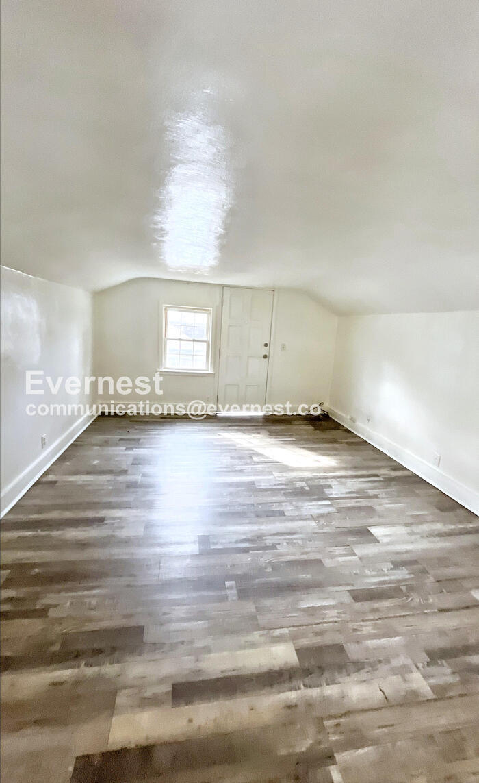 Building Photo - 413 N Moore Rd