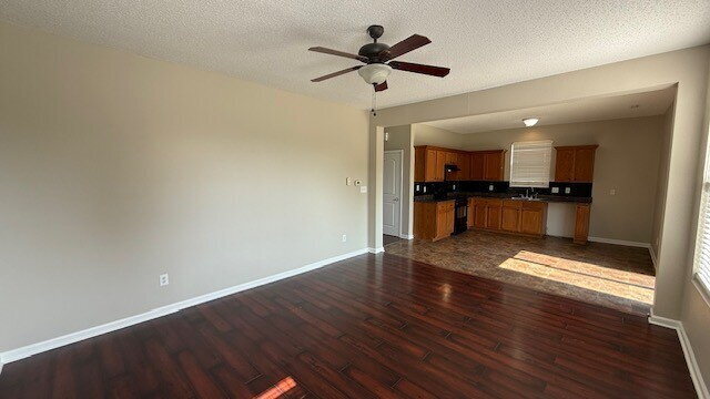 Building Photo - EAST SIDE 4 BEDROOM NEWER HOME AVAILABLE NOW!