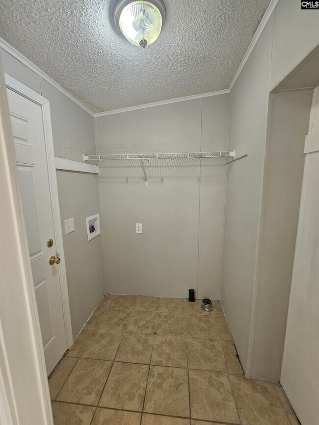 Building Photo - 117 E Woods Ct
