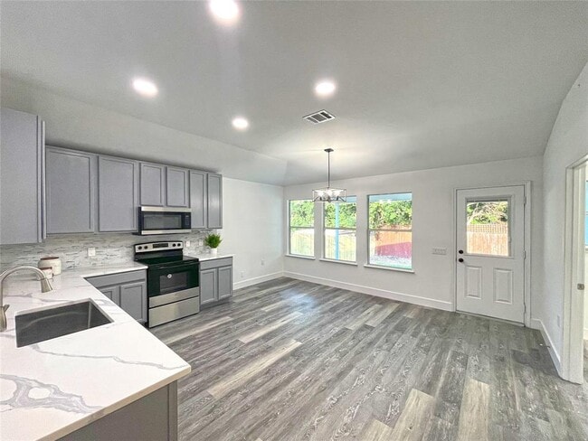 Building Photo - 5201 Bantom Woods Bend