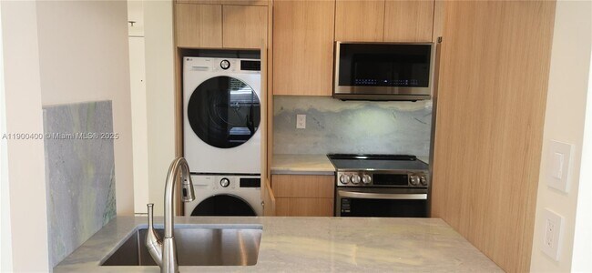 Building Photo - 7601 Dickens Ave