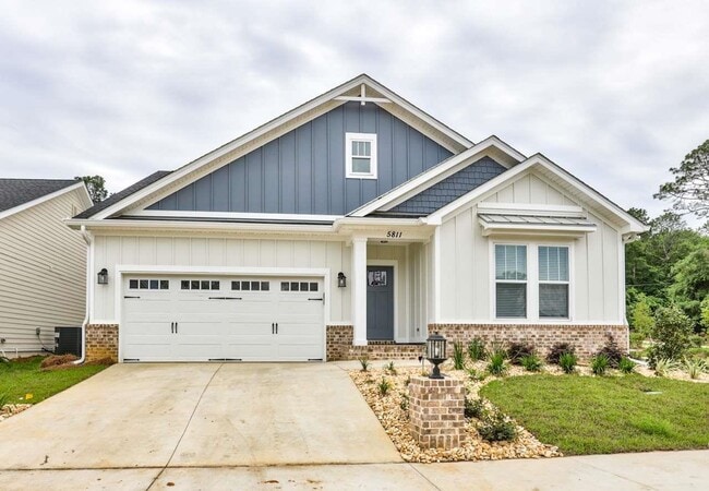 Primary Photo - 2404 Sweet Valley Hts