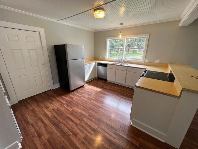 Building Photo - 142 Mimosa Pl