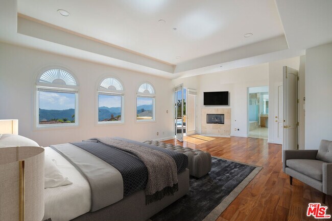 Building Photo - 16800 Calle Montecito