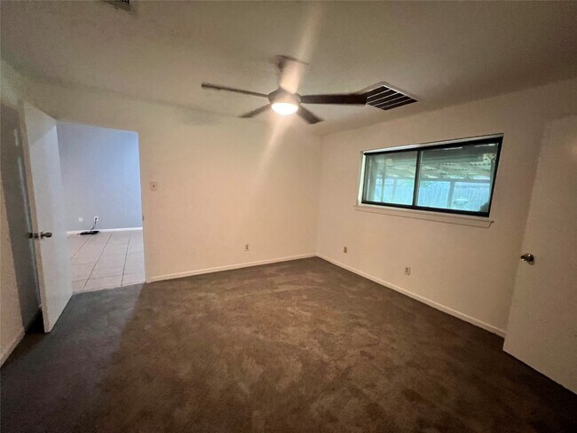 Building Photo - 11730 Alamo Dr
