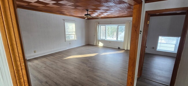 Building Photo - 9471 Mayfield Rd