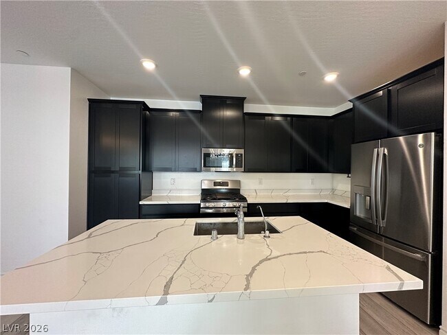 Building Photo - 25 Barbara Ln