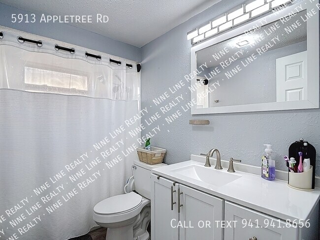 Building Photo - 5913 Appletree Rd