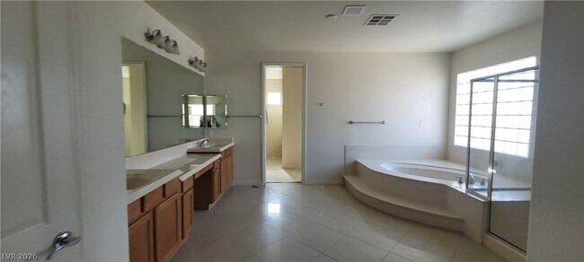 Building Photo - 7728 Villa De La Paz Ave