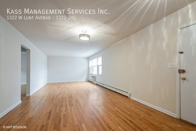 Building Photo - 1322 W Lunt Ave