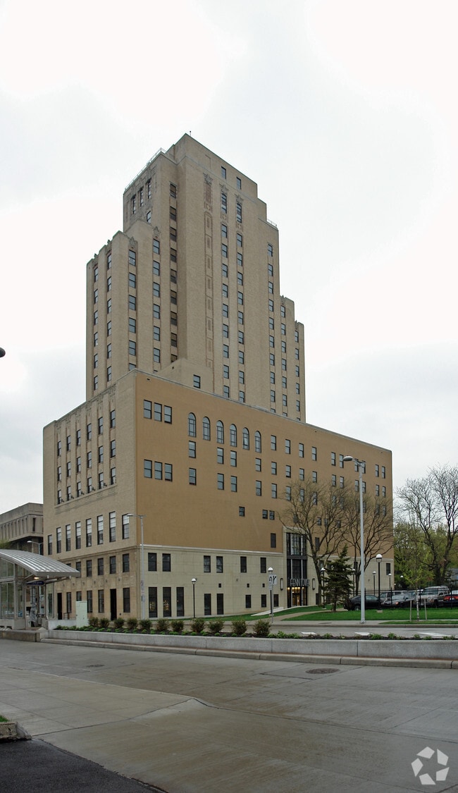 Building Photo - Fenn Tower