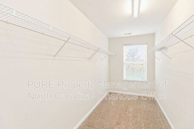 Building Photo - 3007 Fallondale Rd