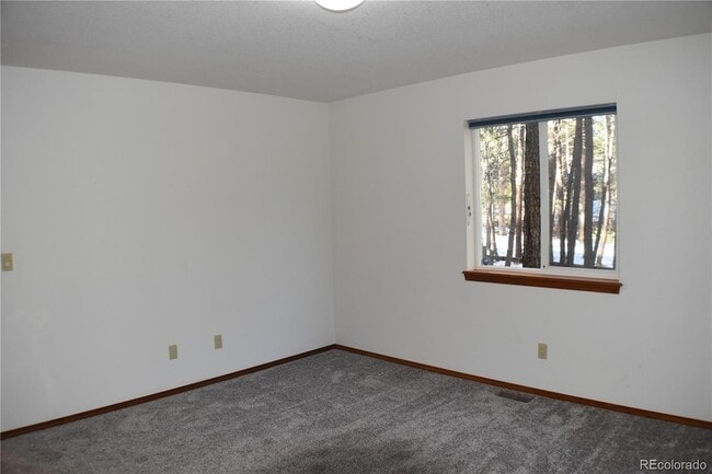 Building Photo - 14540 Rosholt Loop