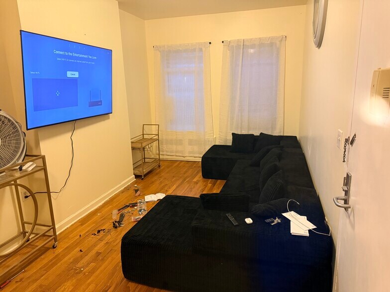 Building Photo - 295 Throop Ave