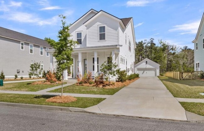 Building Photo - 399 Woodgate Wy