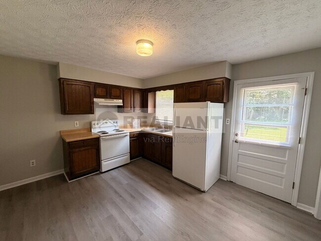 Building Photo - 314 Walters Ln