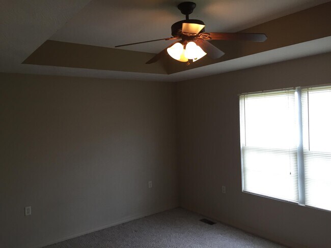 Building Photo - 1115 N Missouri Dr