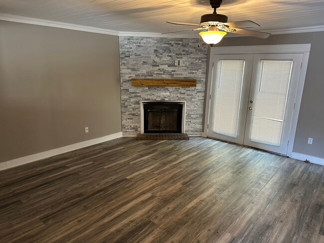 Building Photo - Available June 1st.  Beautiful 2 bed 1.5 bath in Southaven
