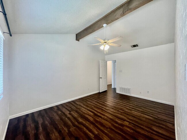 Building Photo - A Perfect Home, In A Perfect Location!