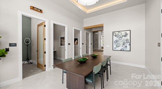 Building Photo - 15120 Vlg Xing Rd