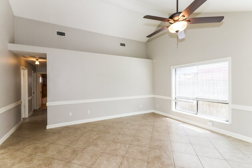 Building Photo - 4210 Hawk Meadow Dr