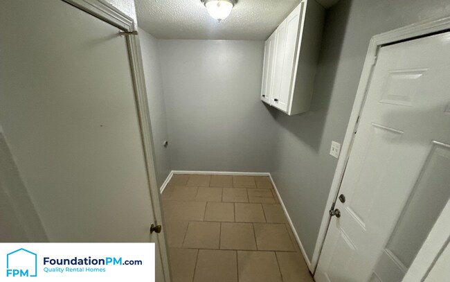 Building Photo - 1686 Brookhaven Dr