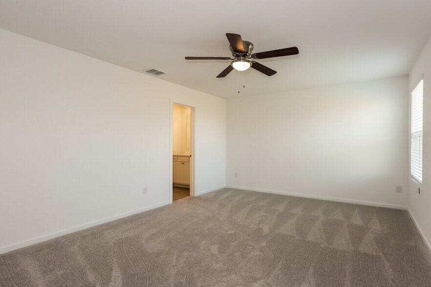 Building Photo - 100 Wild Rose Dr