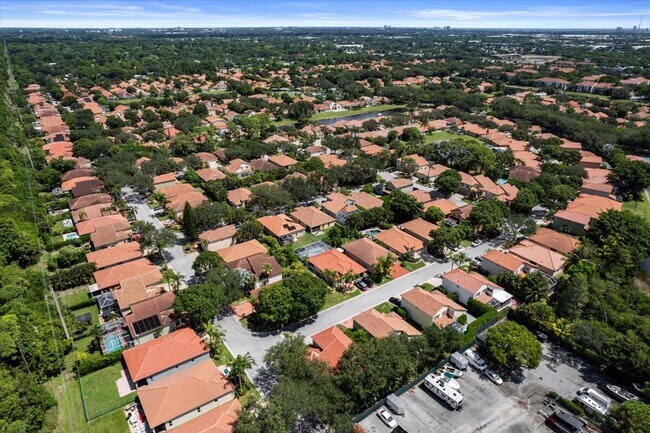 Building Photo - 5143 Elpine Way