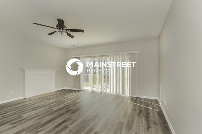 Building Photo - 3 Bedroom Pet-Friendly Home in CHARLOTTE, NC with Main Street Renewal