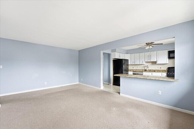 Building Photo - 1400 70th St