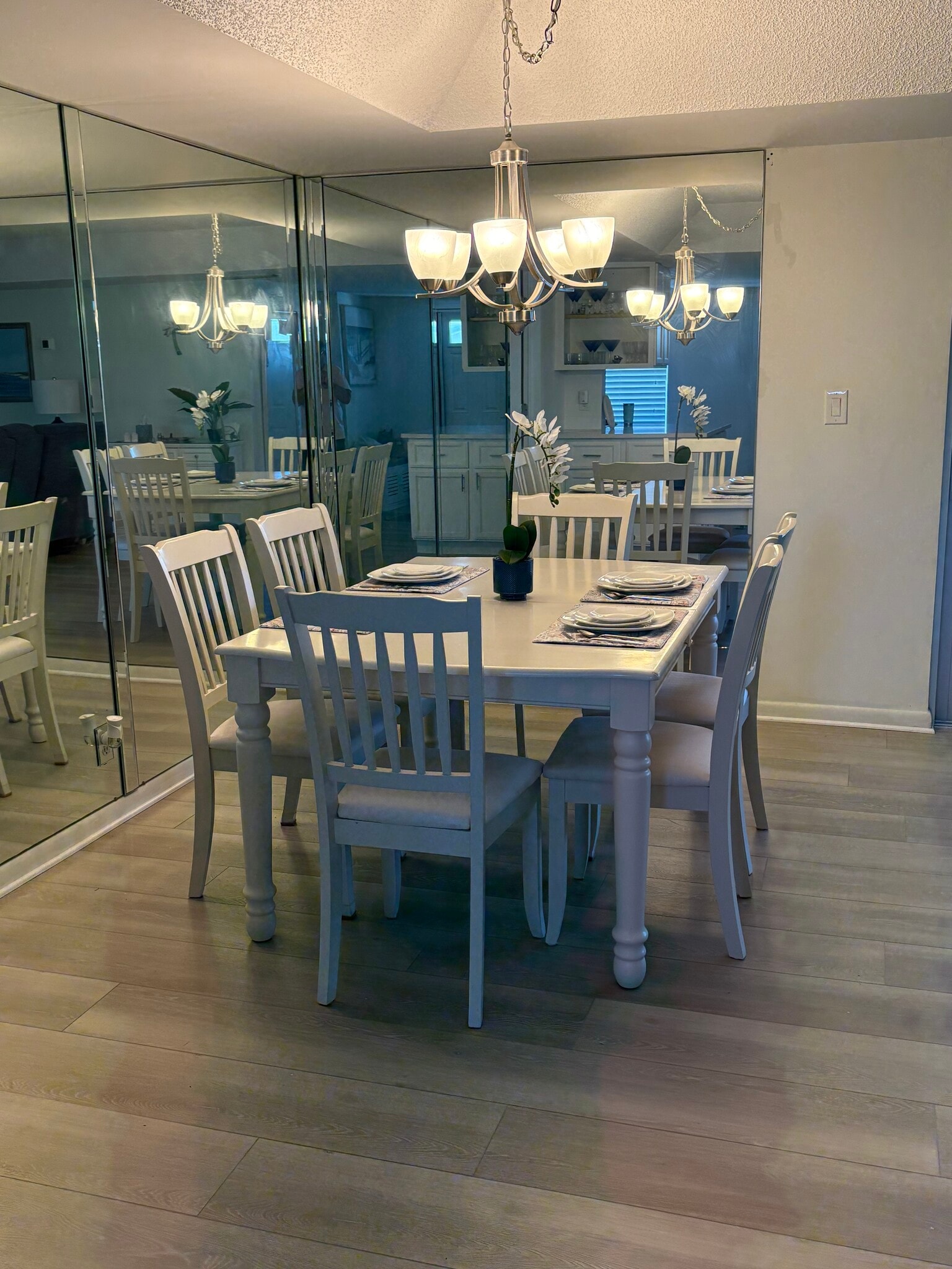 Building Photo - 195 Peppermint Ln