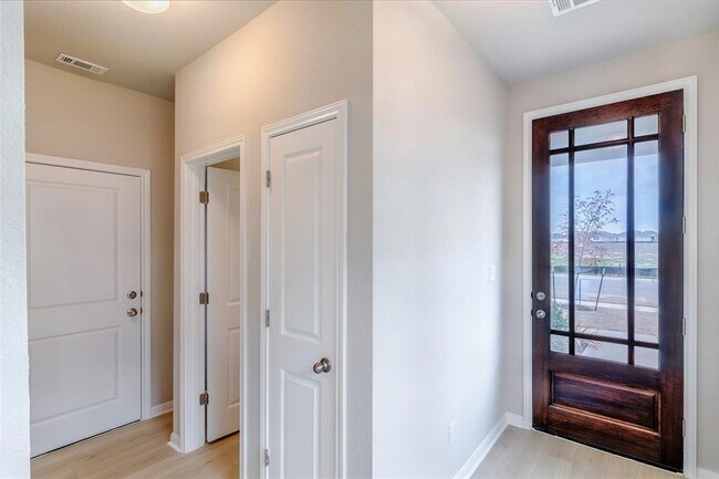 Building Photo - 113 Watercourse Wy