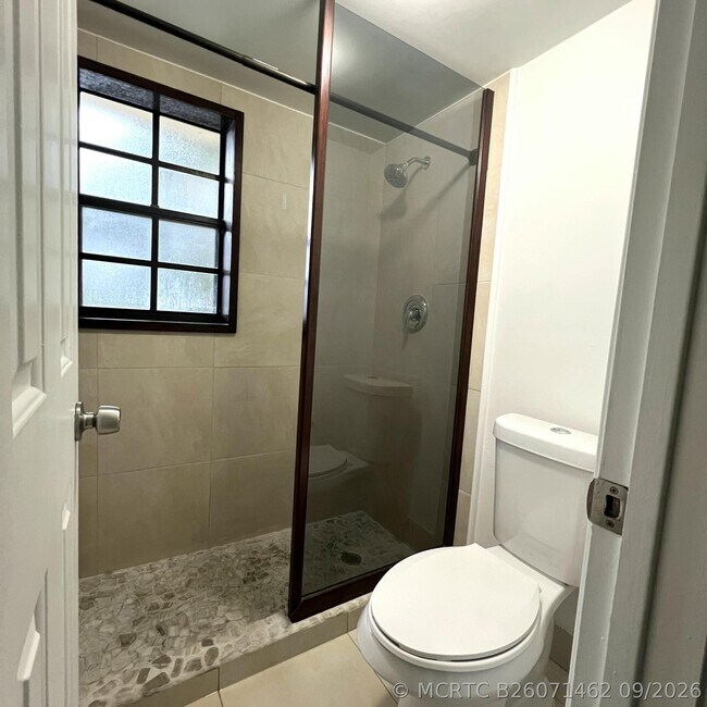 Building Photo - 4205 Oak Terrace Dr