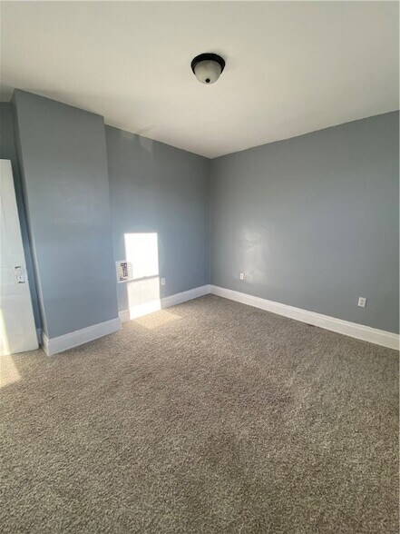 Building Photo - 908 North Ave