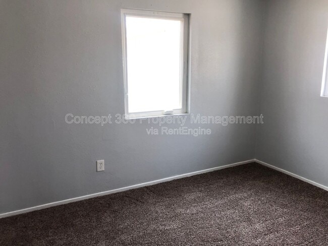 Building Photo - 1910 E 59th St